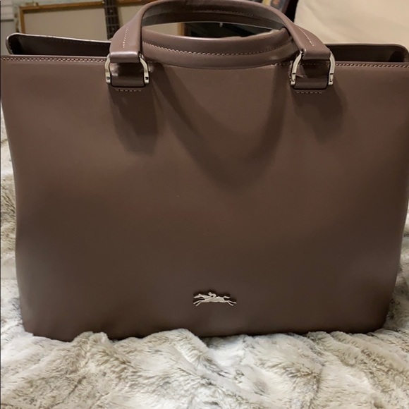 Longchamp Handbags - Longchamp Taupe Honore 404 Medium Leather Tote